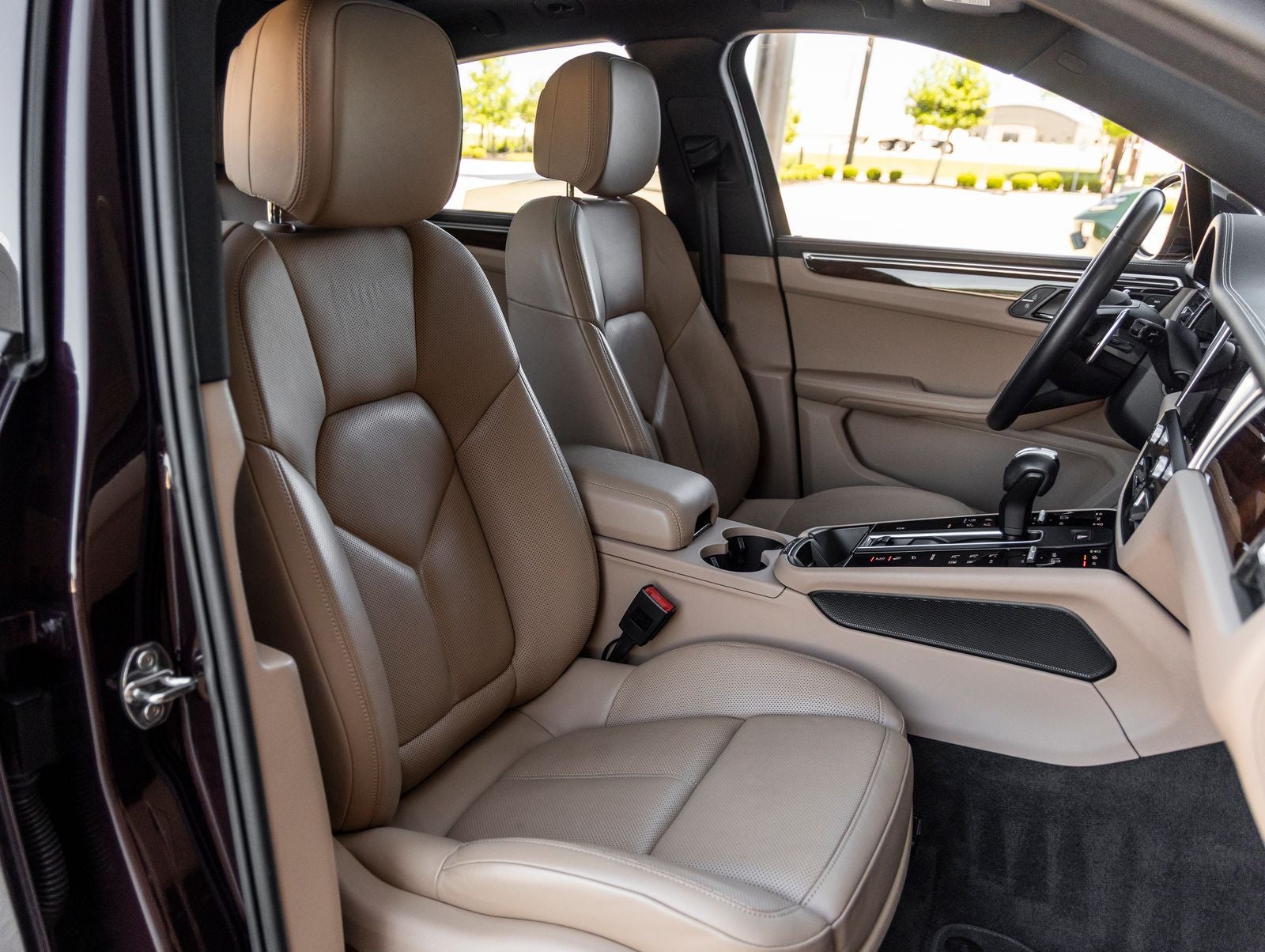 2023 Porsche Macan AWD