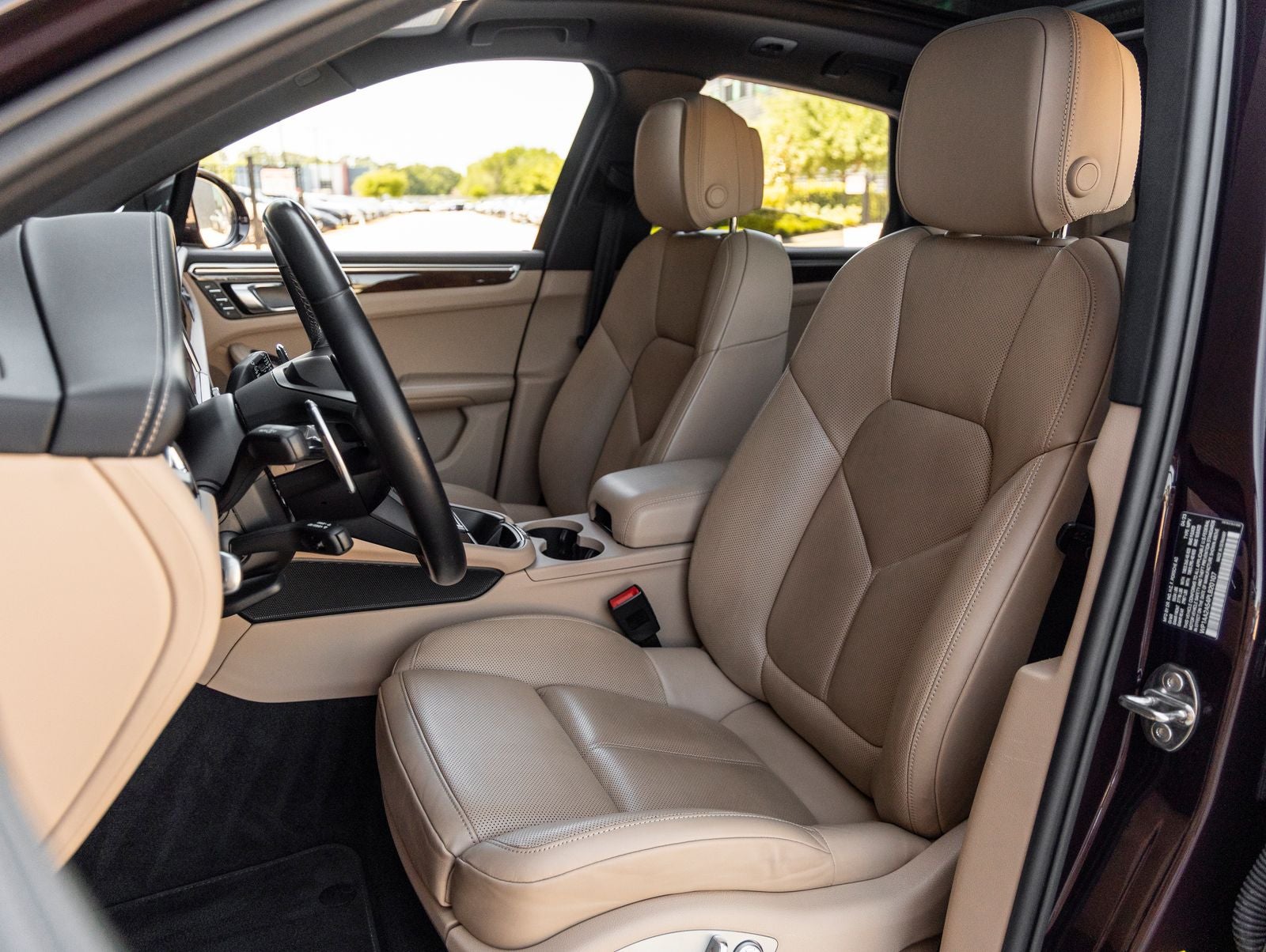 2023 Porsche Macan AWD