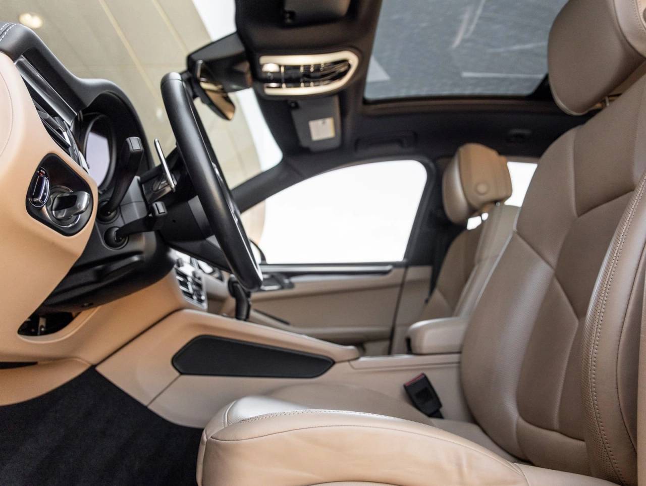 2023 Porsche Macan AWD