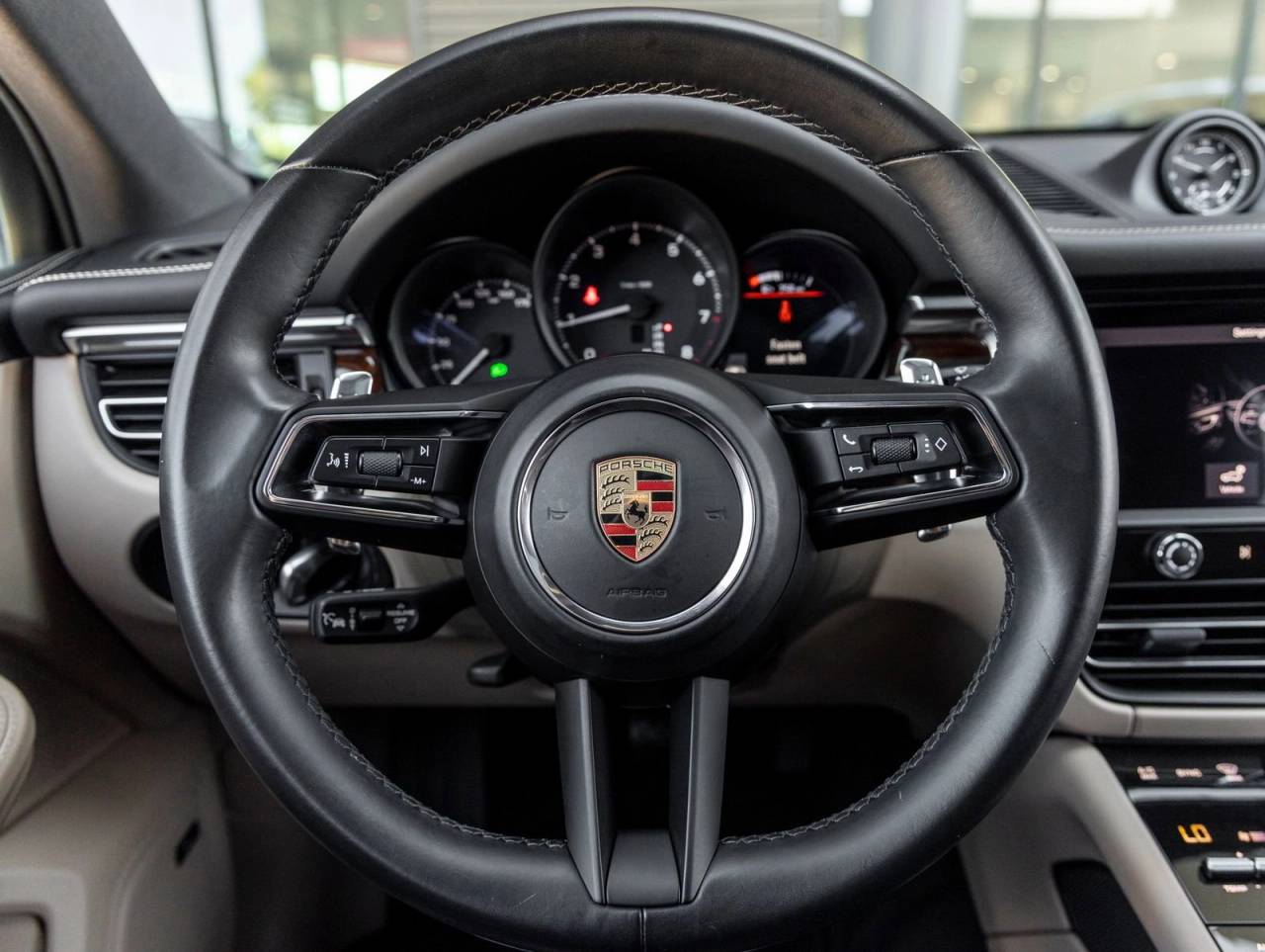 2023 Porsche Macan AWD