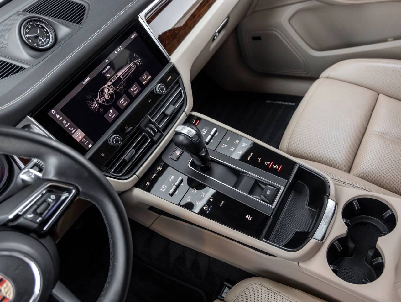 2023 Porsche Macan AWD