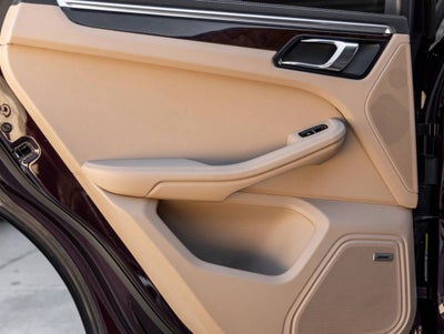 2023 Porsche Macan AWD