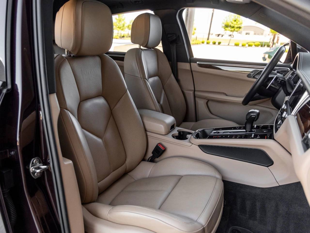 2023 Porsche Macan AWD