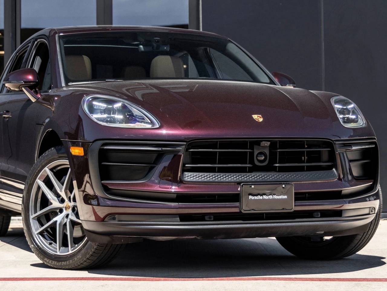 2023 Porsche Macan AWD