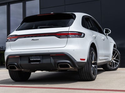 2025 Porsche Macan AWD