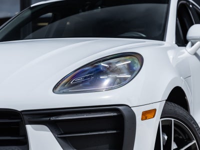 2025 Porsche Macan AWD