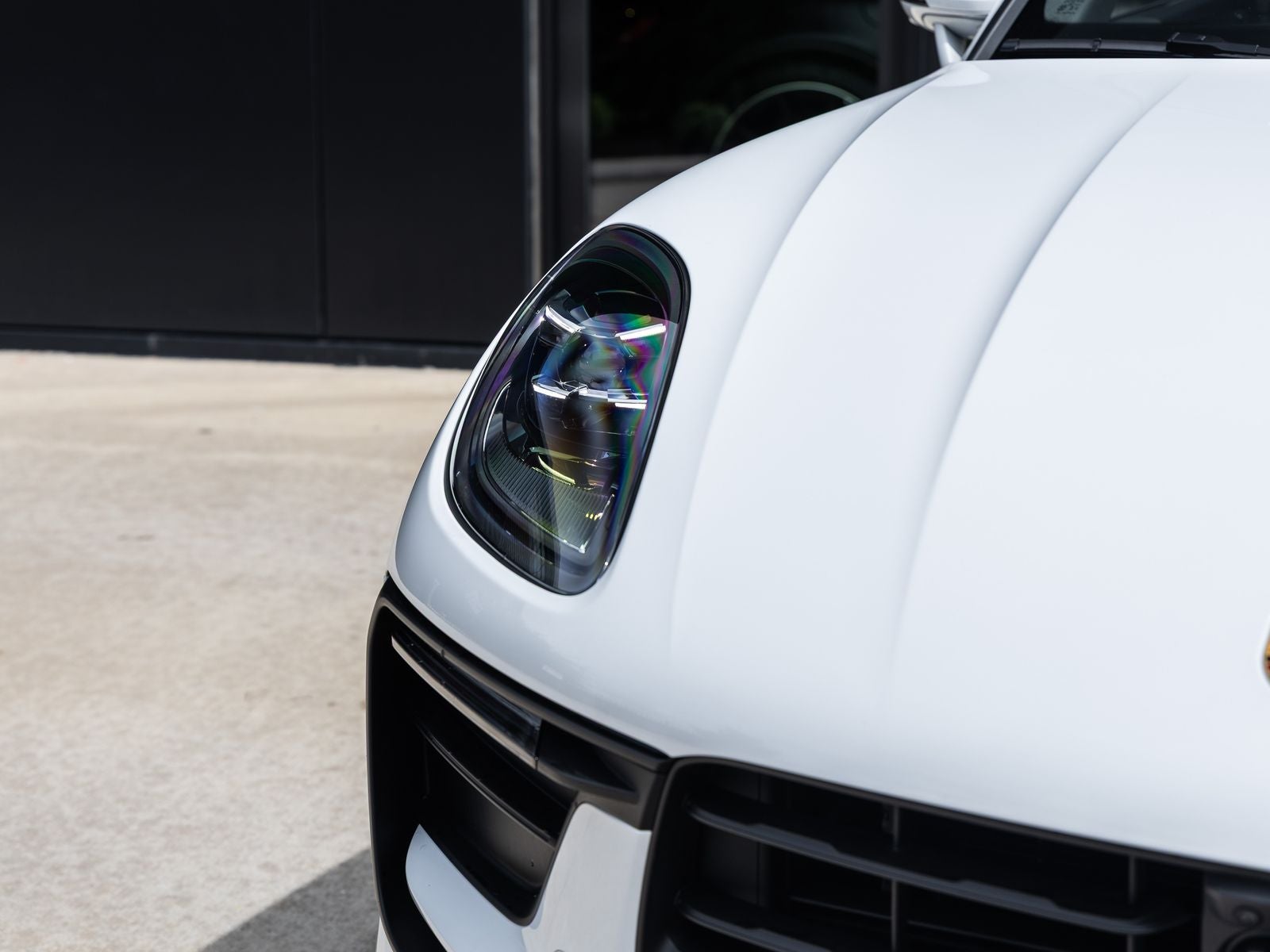 2025 Porsche Macan AWD