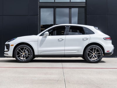 2025 Porsche Macan AWD