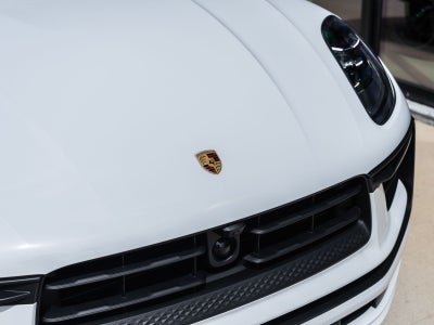 2025 Porsche Macan AWD