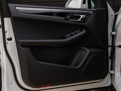 2025 Porsche Macan AWD