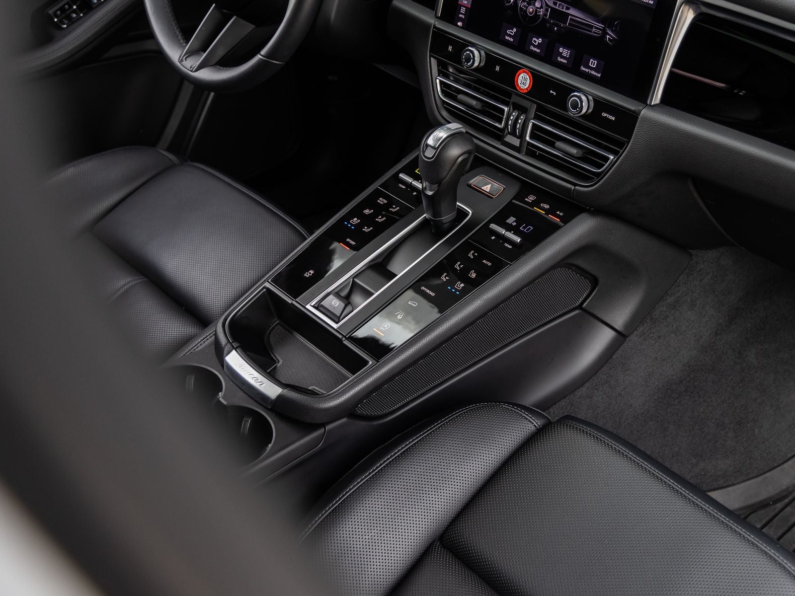 2025 Porsche Macan AWD