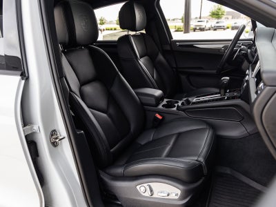 2025 Porsche Macan AWD