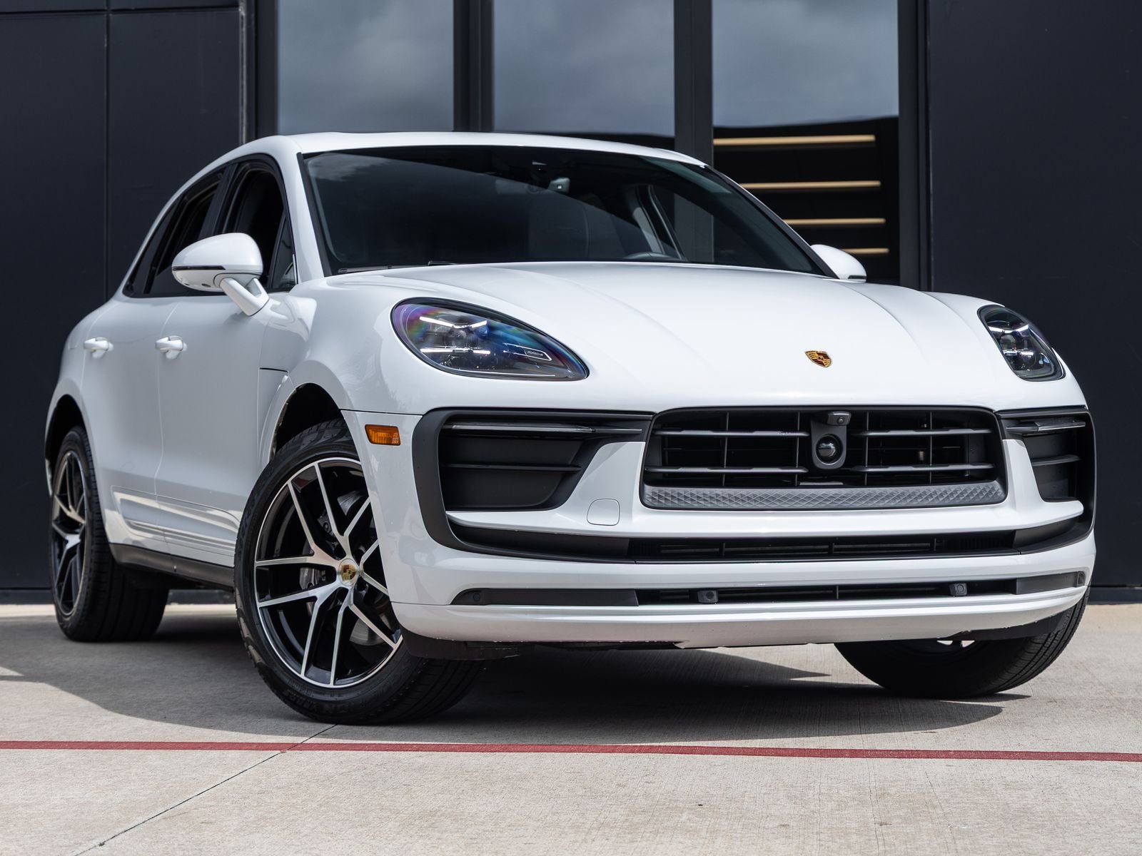 2025 Porsche Macan AWD