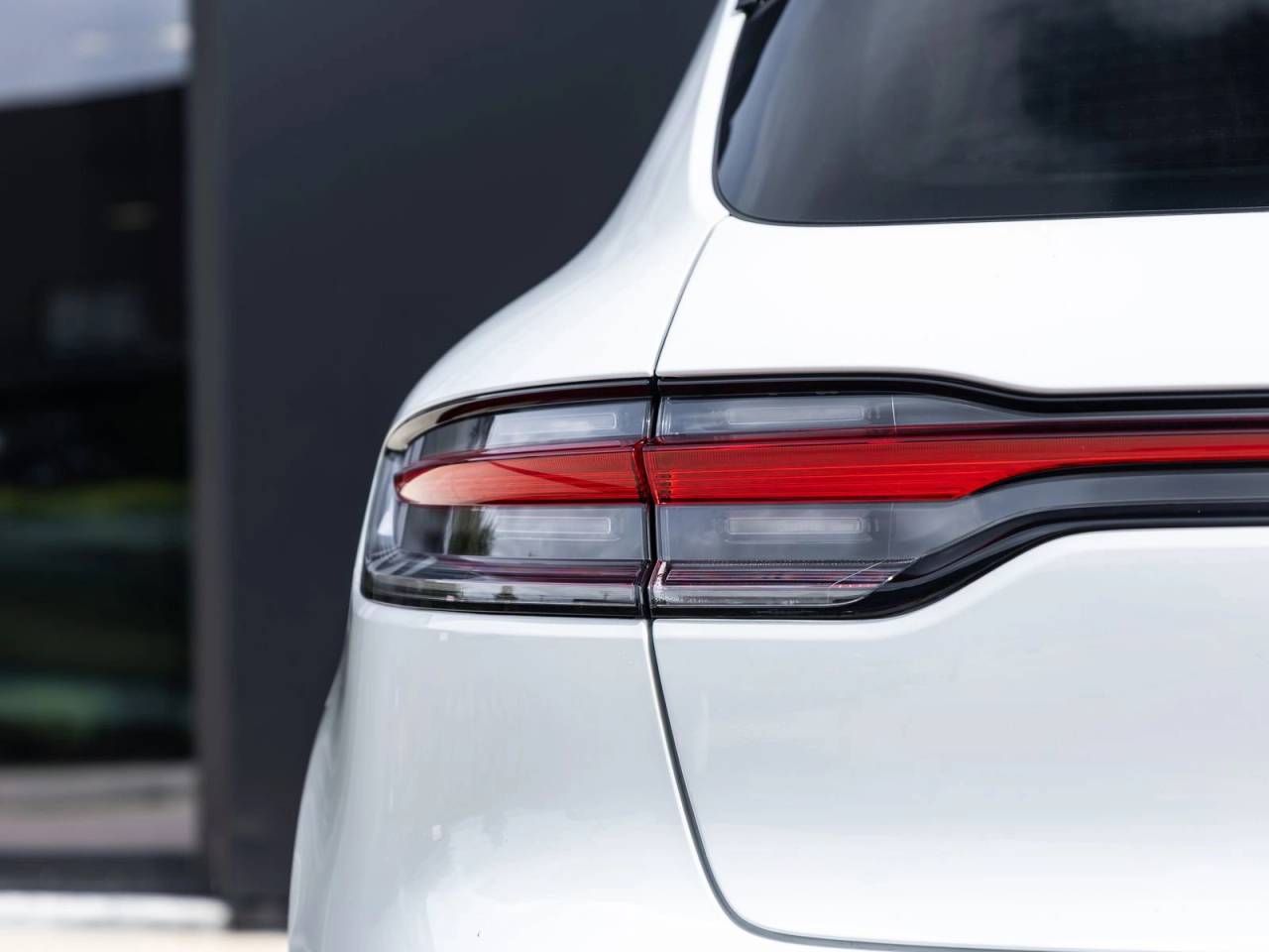 2025 Porsche Macan AWD