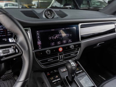 2025 Porsche Macan AWD