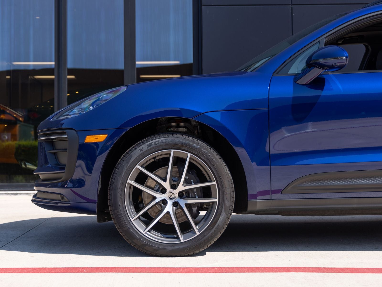 2025 Porsche Macan AWD