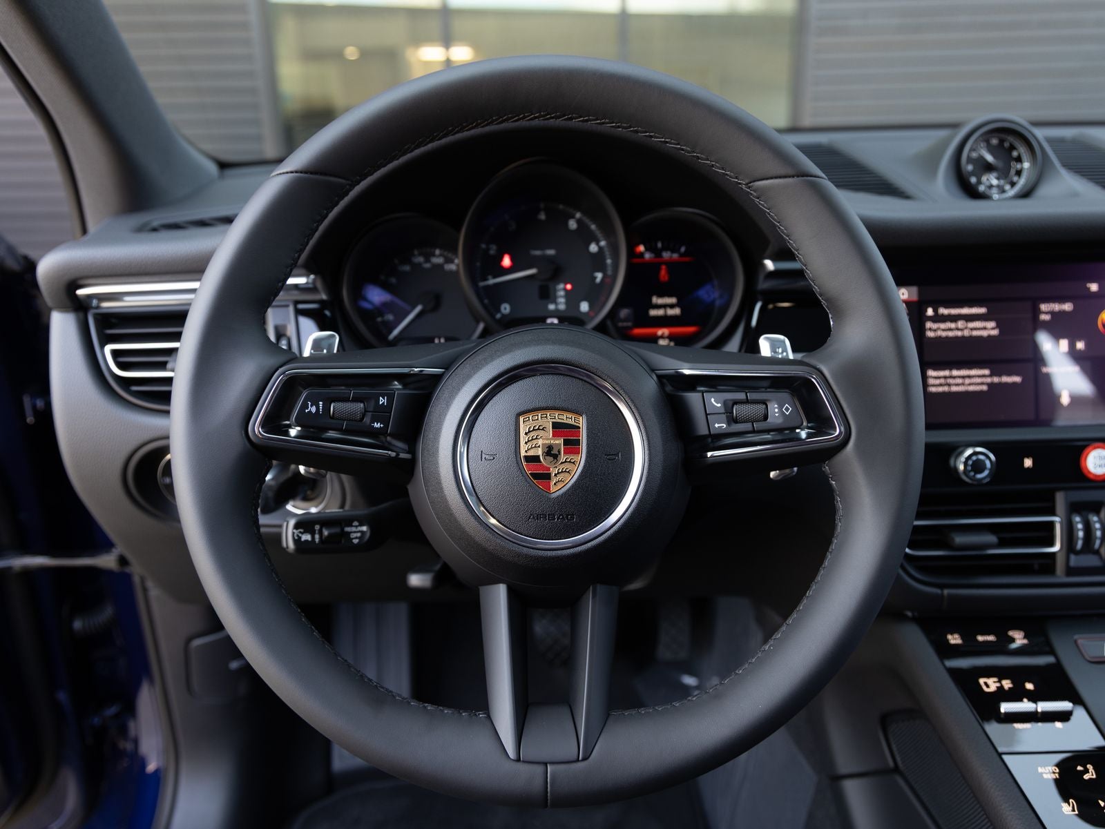 2025 Porsche Macan AWD