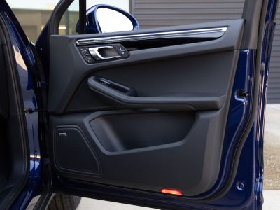 2025 Porsche Macan AWD