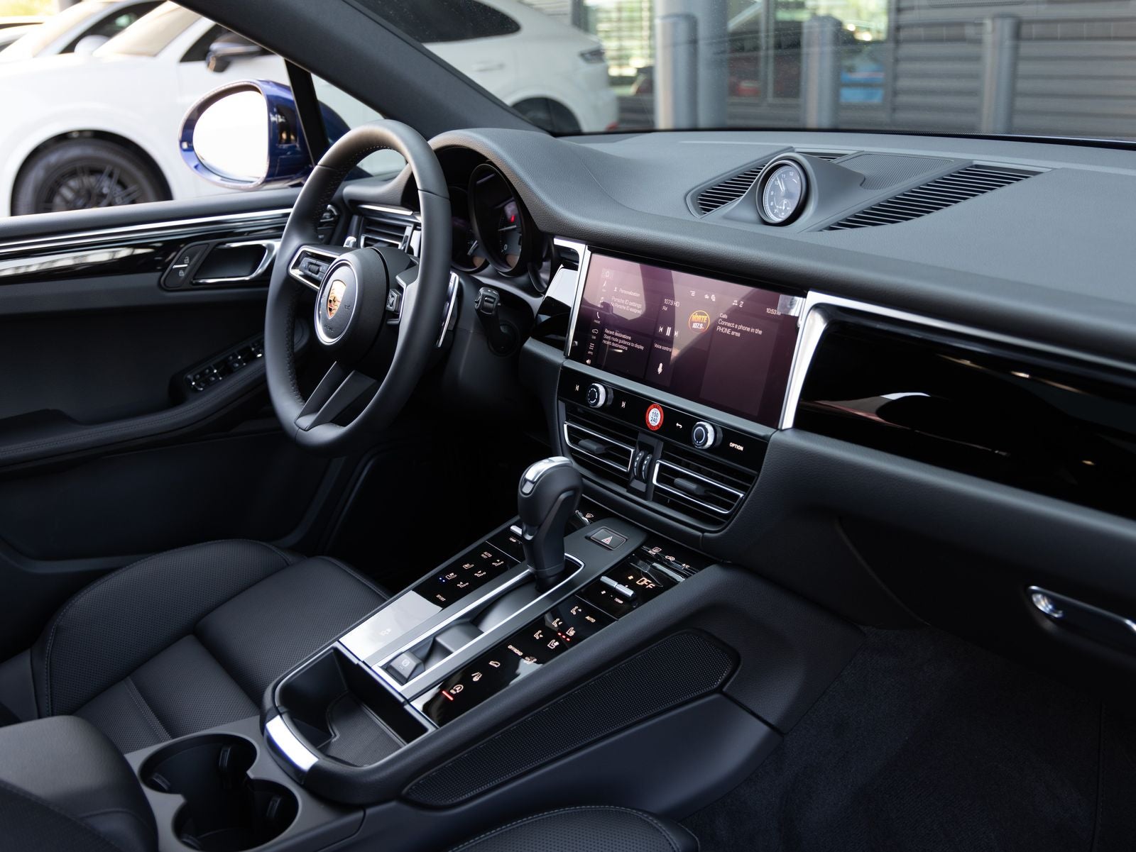 2025 Porsche Macan AWD