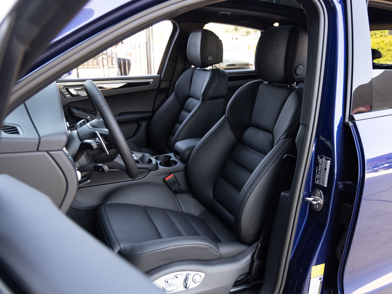 2025 Porsche Macan AWD