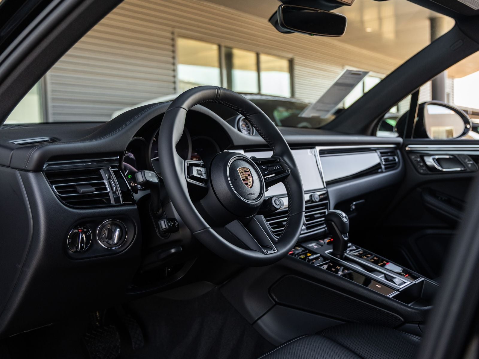 2026 Porsche Macan Macan