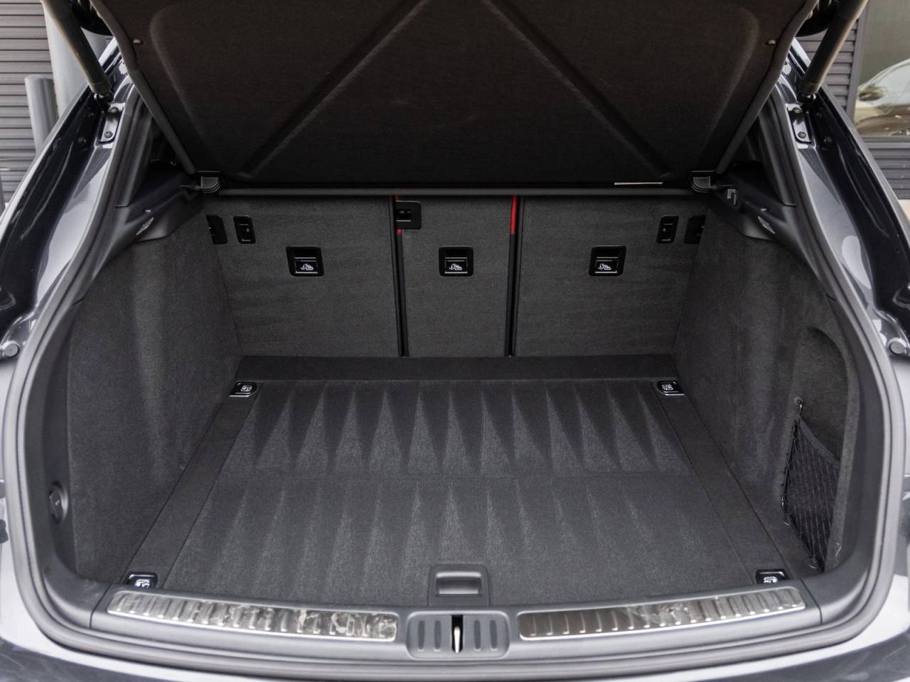 2026 Porsche Macan Macan T