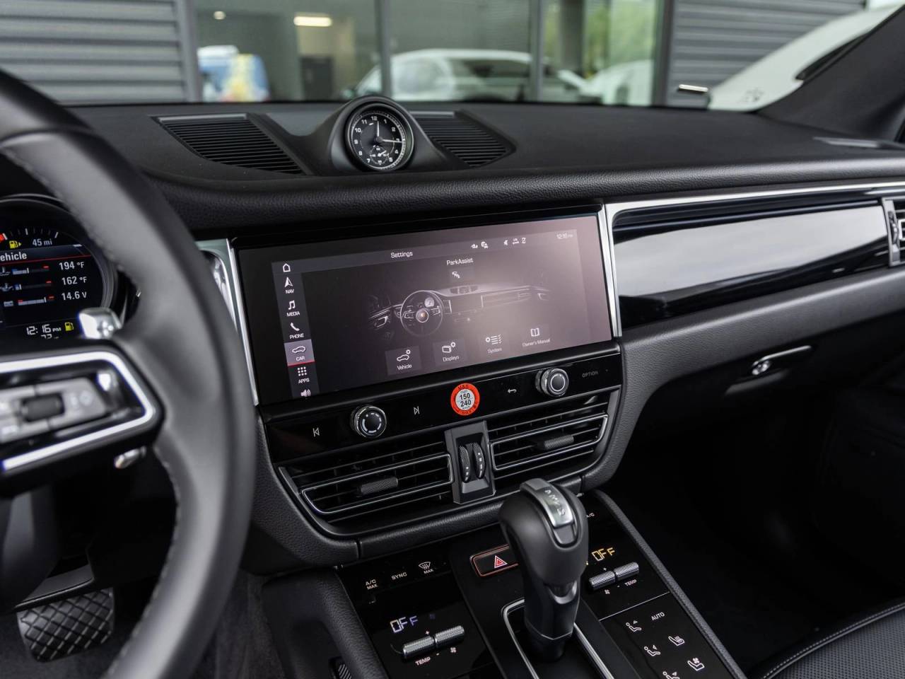 2026 Porsche Macan AWD