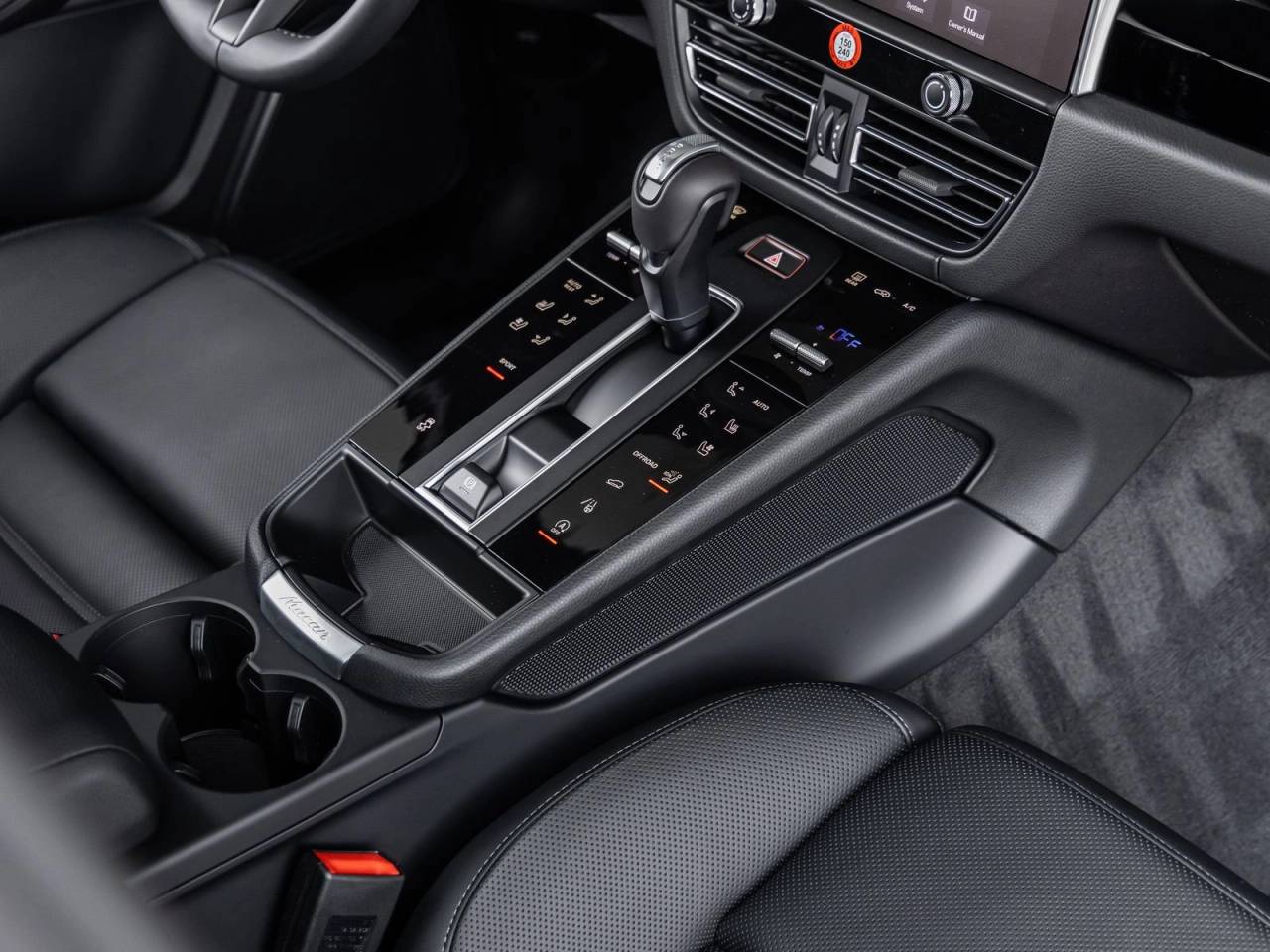 2026 Porsche Macan AWD