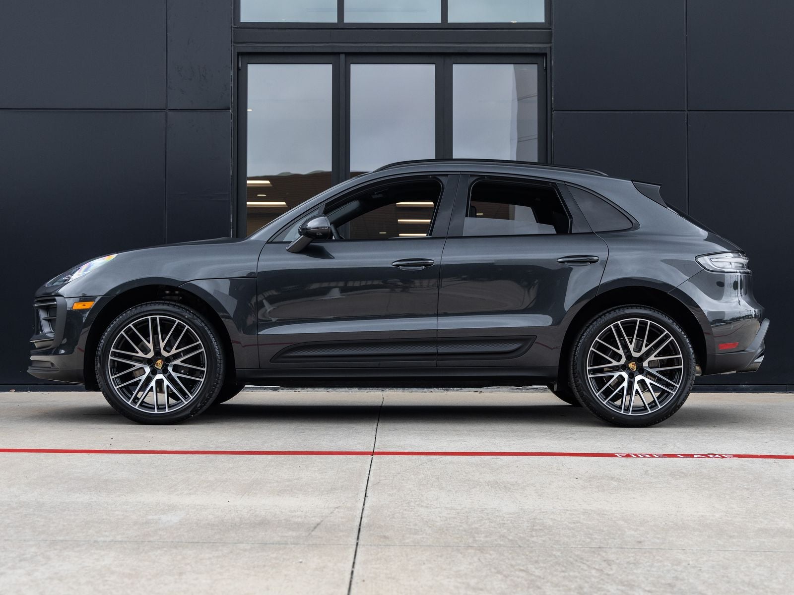 2026 Porsche Macan AWD