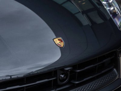 2026 Porsche Macan AWD