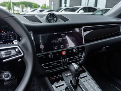 2026 Porsche Macan AWD