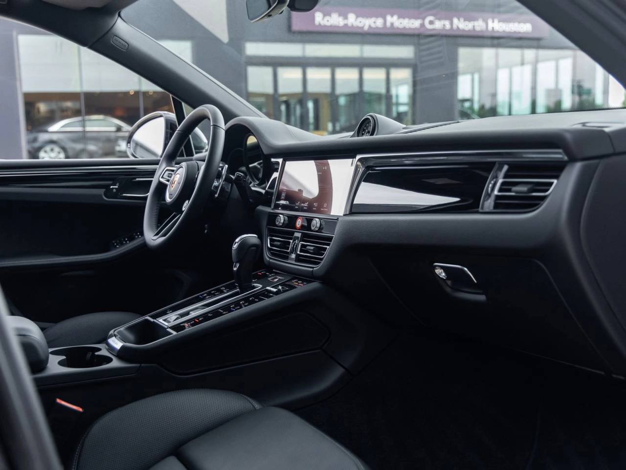 2026 Porsche Macan AWD