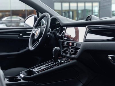 2026 Porsche Macan AWD