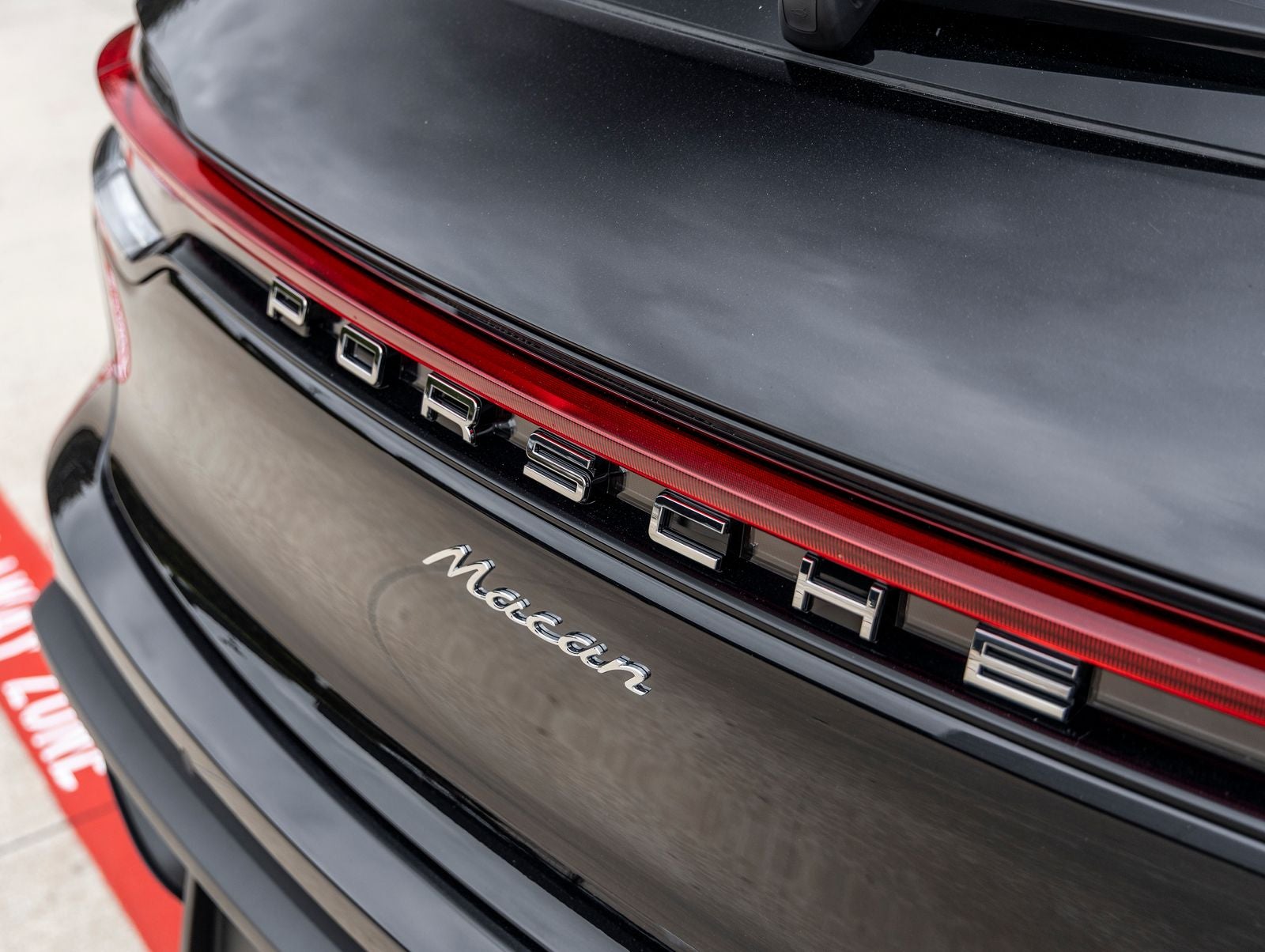 2026 Porsche Macan AWD