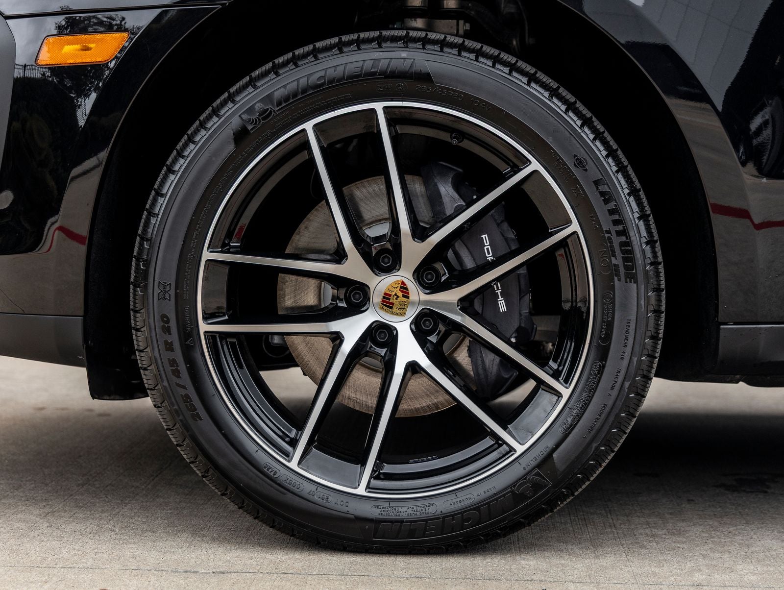 2026 Porsche Macan AWD