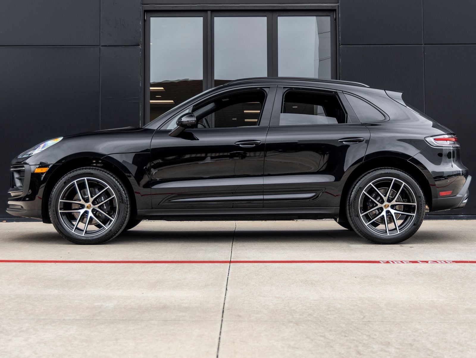2026 Porsche Macan AWD