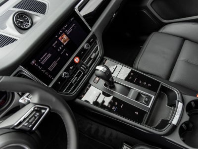2026 Porsche Macan AWD