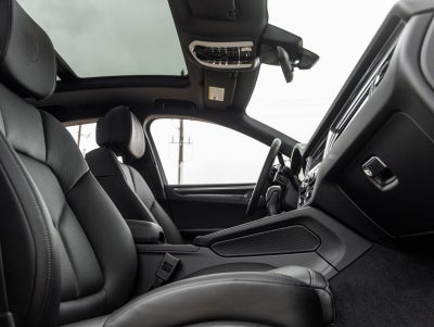 2026 Porsche Macan AWD