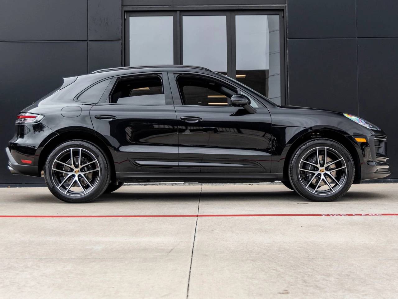 2026 Porsche Macan AWD