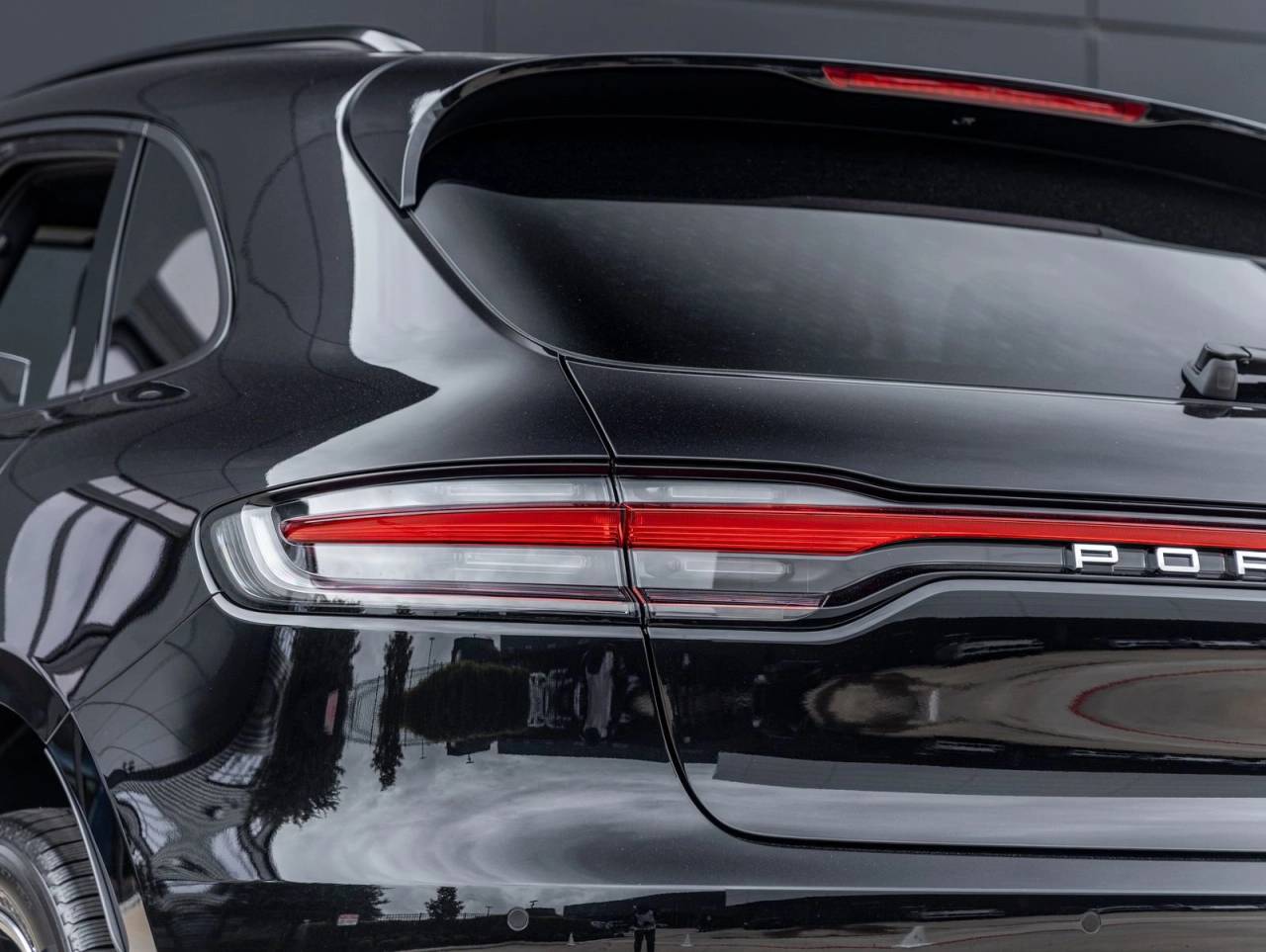 2026 Porsche Macan AWD