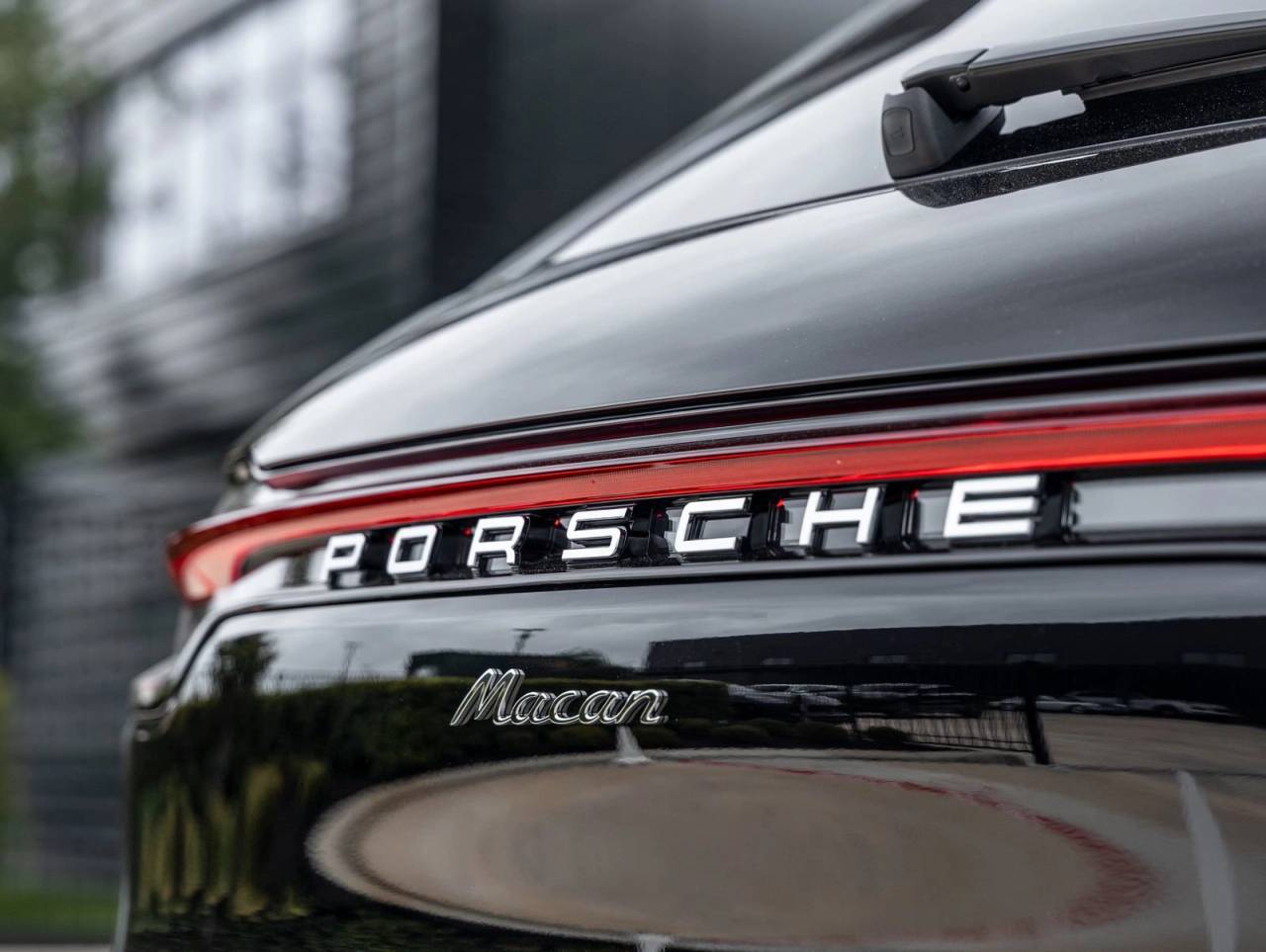 2026 Porsche Macan AWD