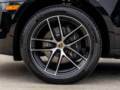 2026 Porsche Macan AWD