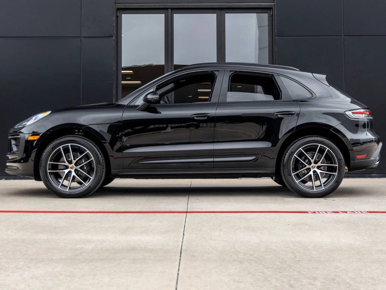 2026 Porsche Macan AWD