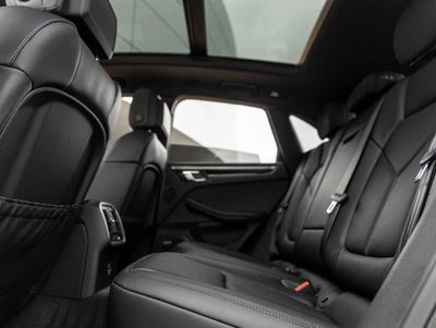 2026 Porsche Macan AWD