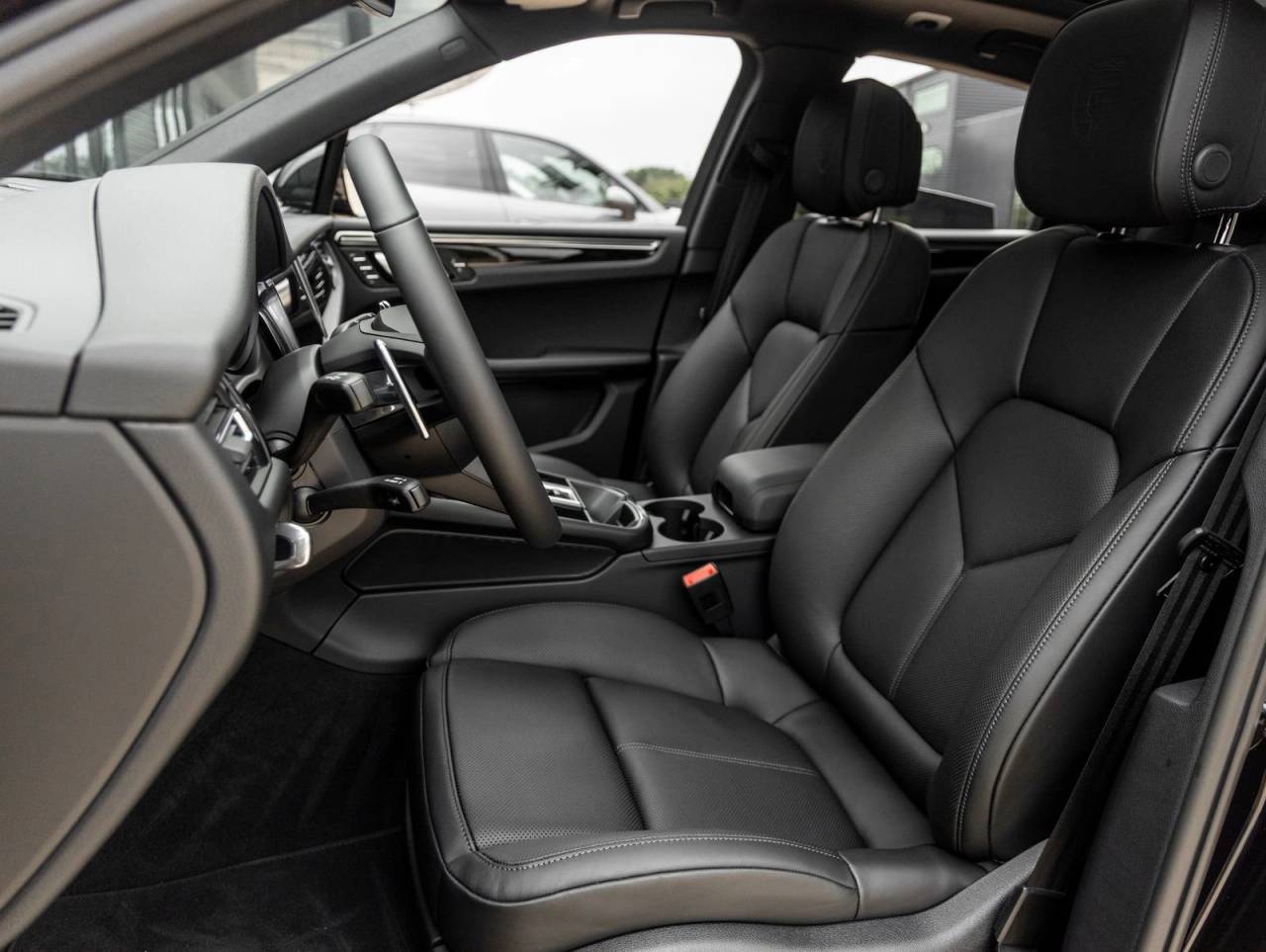 2026 Porsche Macan AWD