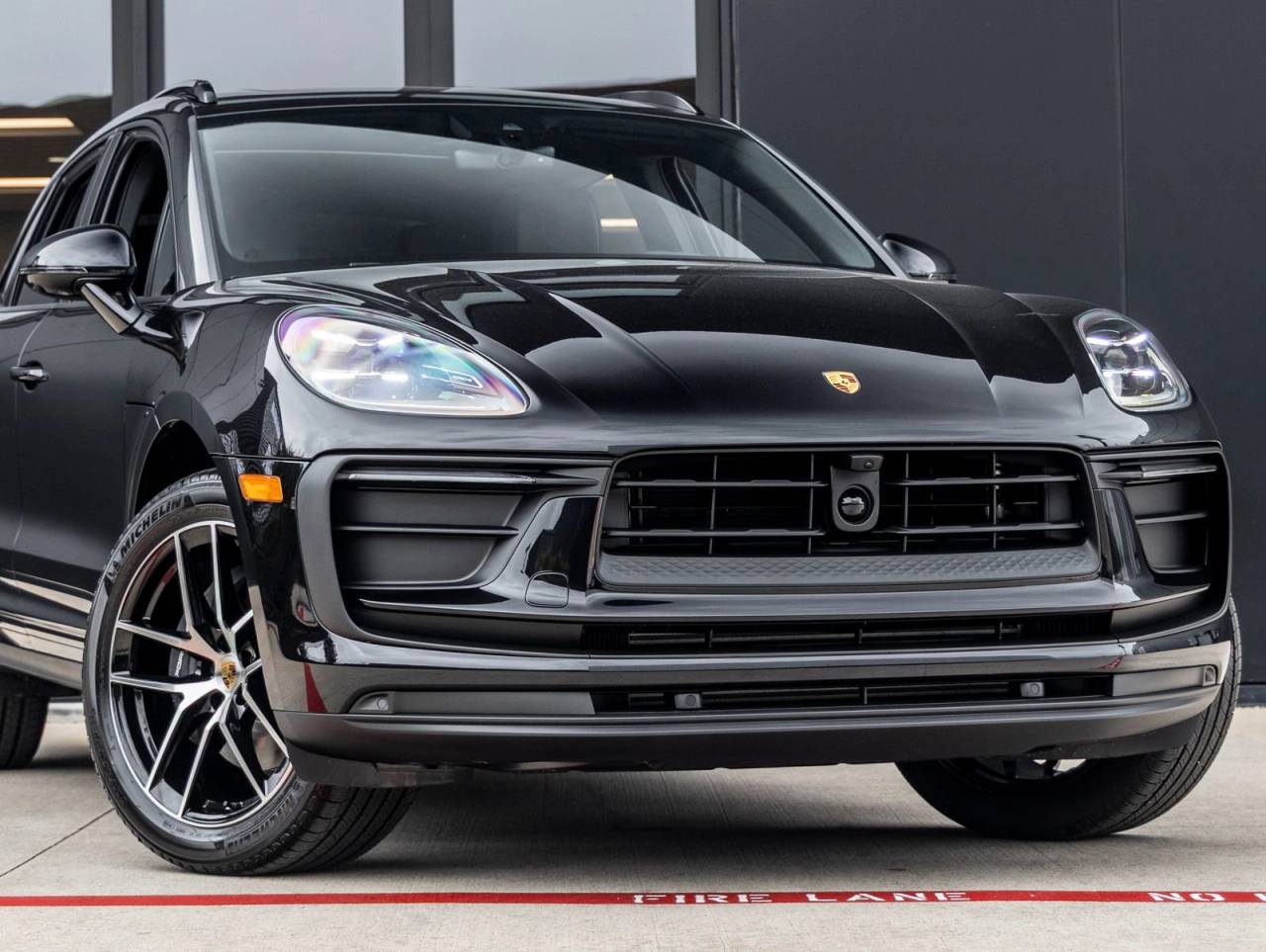 2026 Porsche Macan AWD