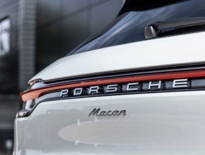 2026 Porsche Macan Macan
