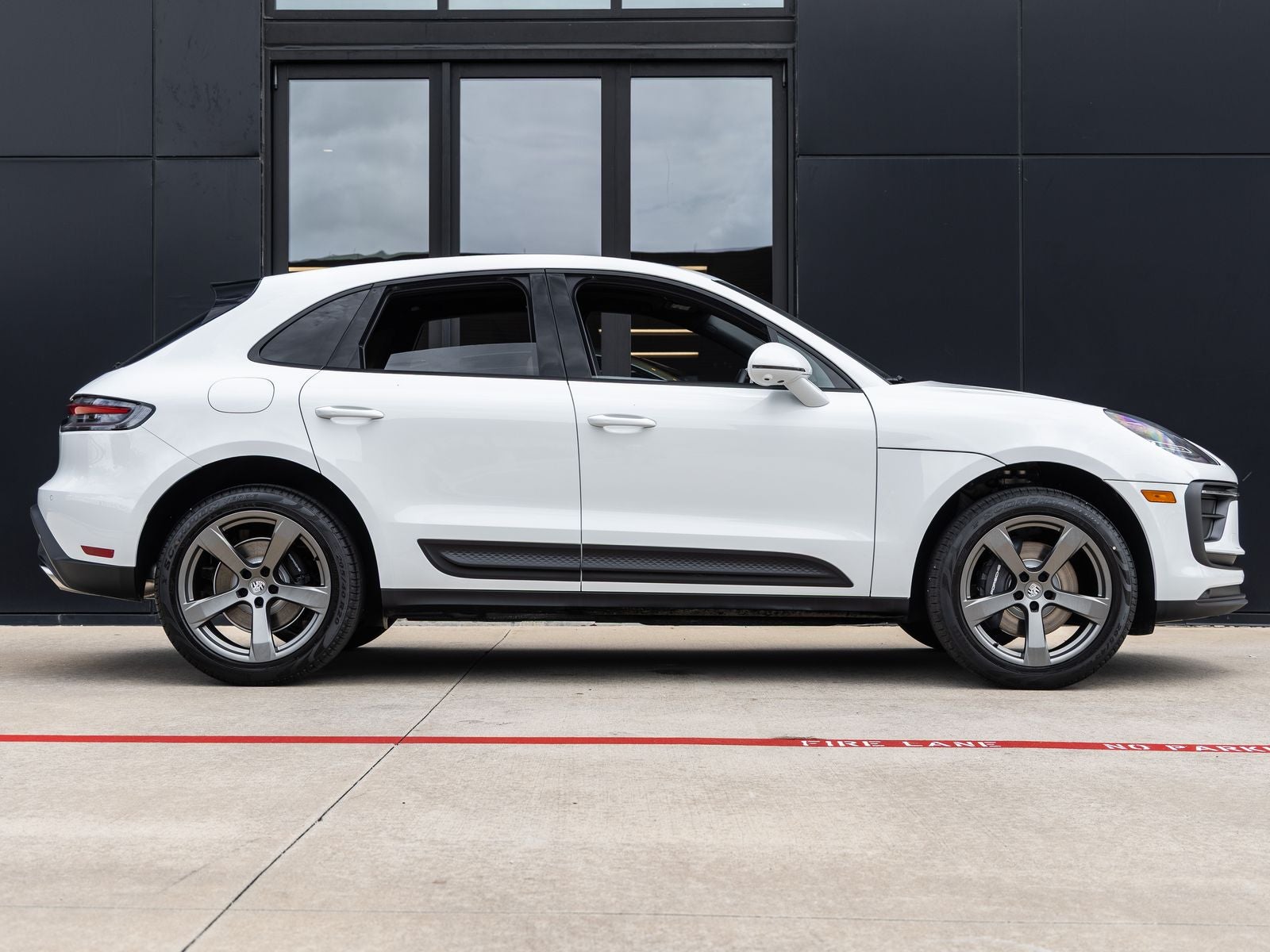 2026 Porsche Macan AWD