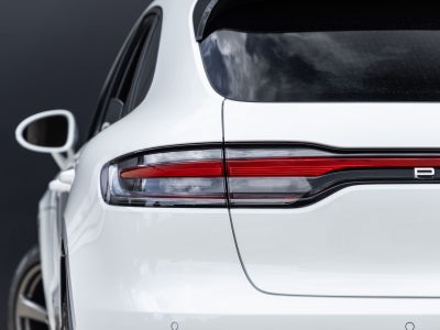 2026 Porsche Macan AWD