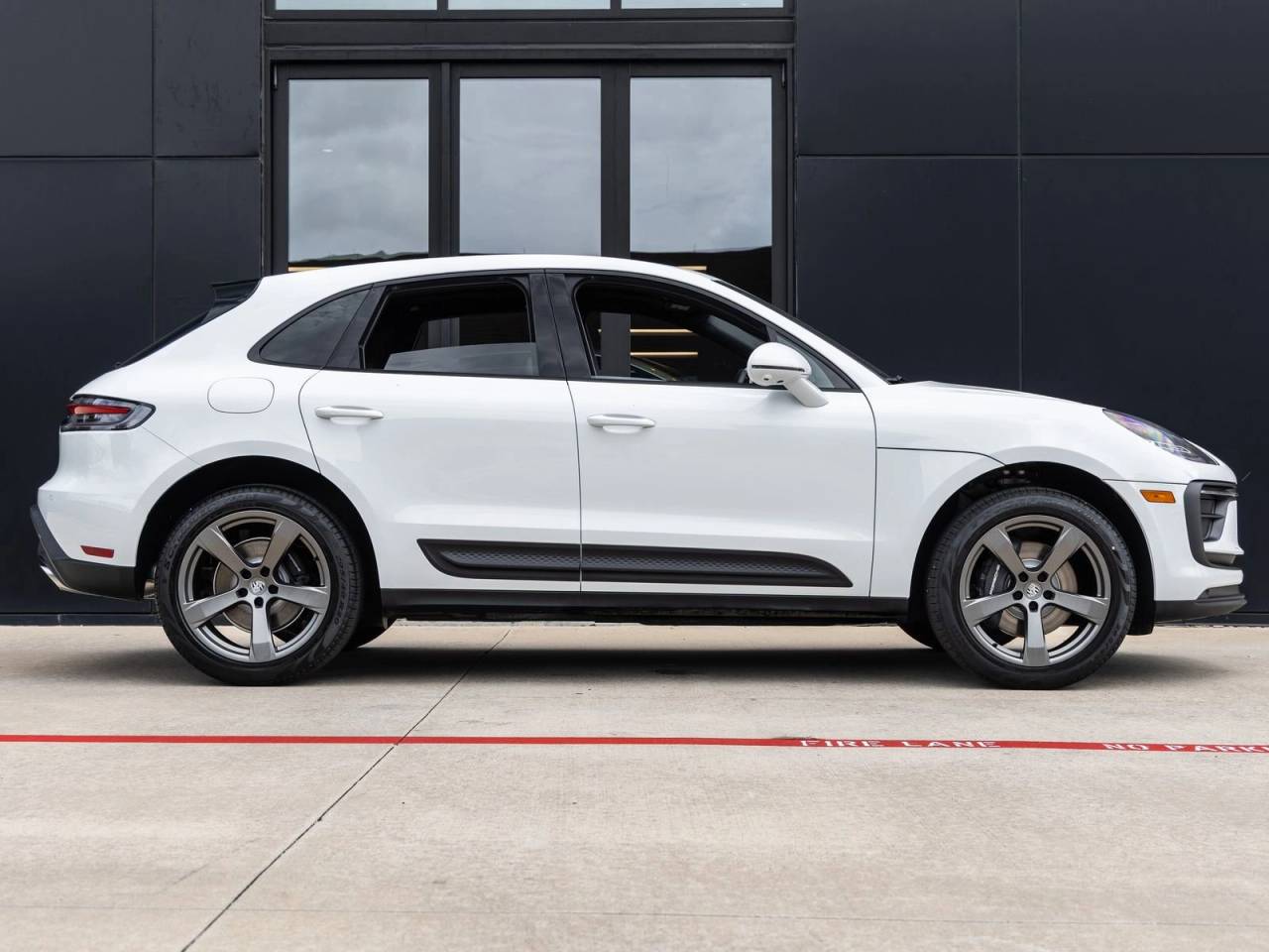 2026 Porsche Macan AWD